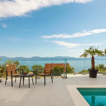 Luna Mare Mit Pool Und Sauna * Podaca