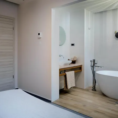 Luna Mare Mit Pool Und Sauna Podaca
