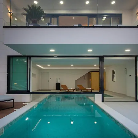 Luna Mare Mit Pool Und Sauna * Podaca